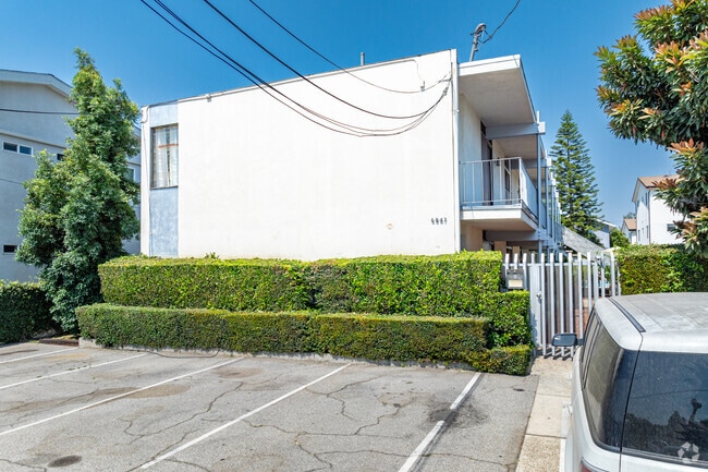 Building Photo - 6847 Radford Ave. Rental