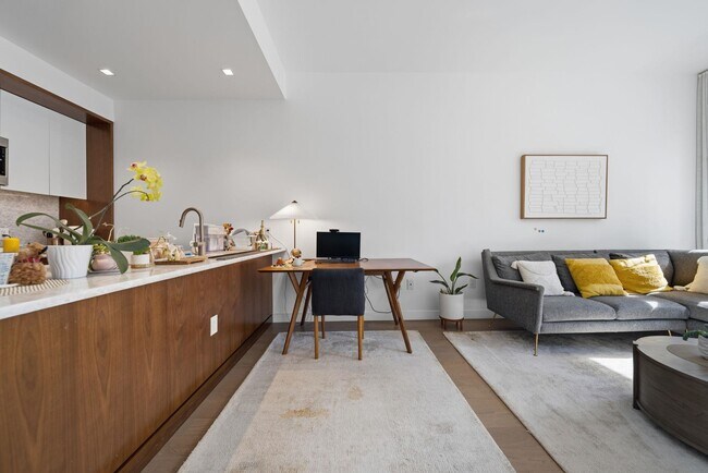 Photo - 75 Park Ln S Unit 607