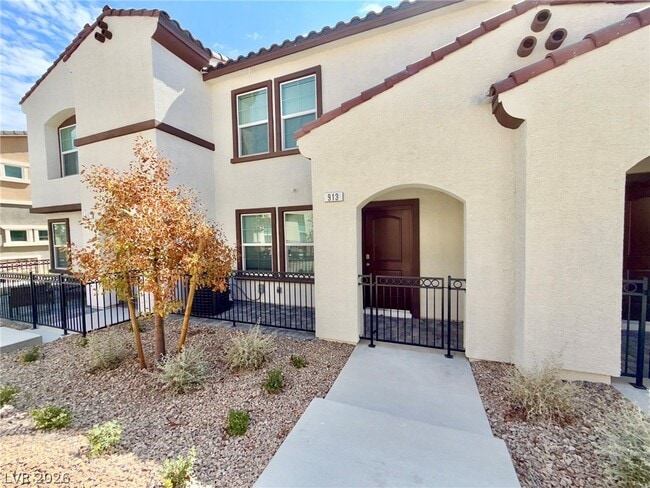 Photo - 913 Rosy Starling St