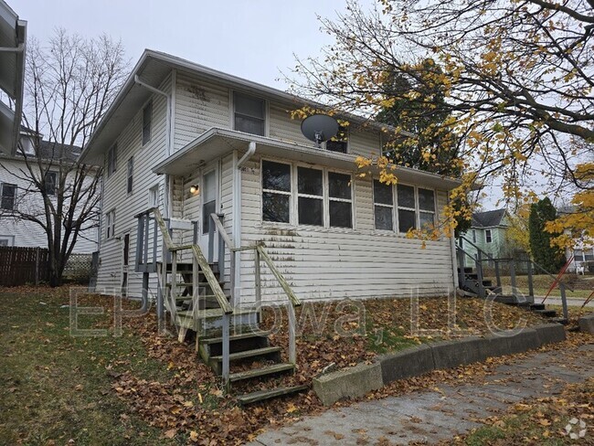 Building Photo - 1001 1/2 Randolph St Rental