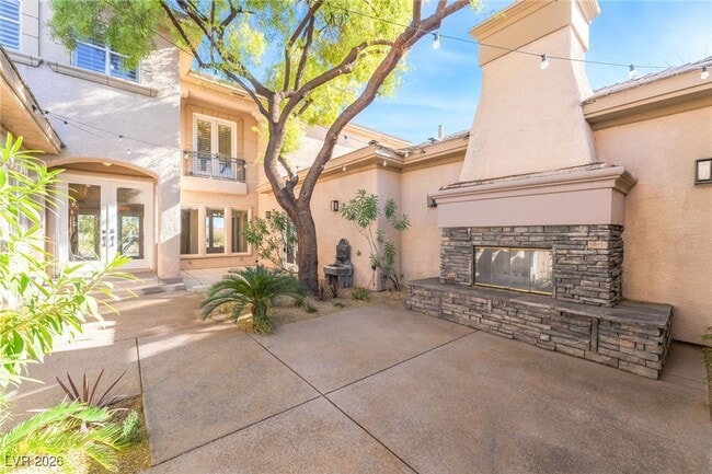 Photo - 904 Pont Chartrain Dr