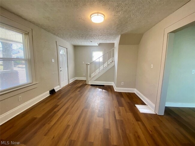 Photo - 748 Merton Ave