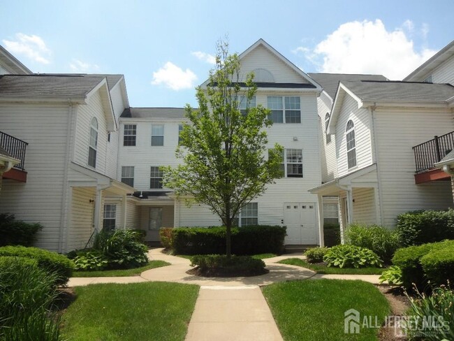 Building Photo - 813 Plymouth Rd