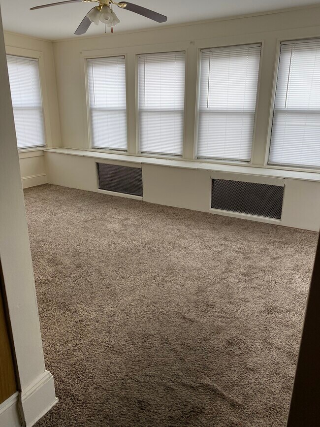 Photo - 63 E Railroad Ave Unidad 2