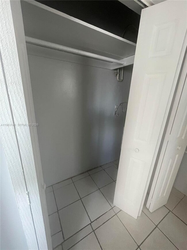 Photo - 14305 NE 6th Ave Unidad 6