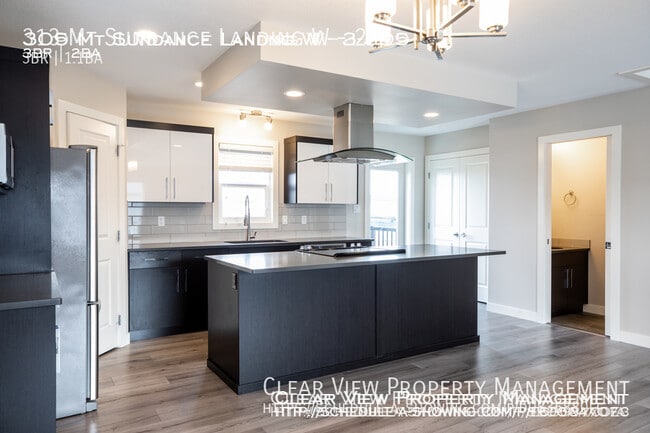 Photo - Stylish and contemporary townhouse 3 bed, 1.5 bath! ??Showings at (403) 308-0332??