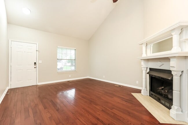 Photo - 129 Agee Cir E