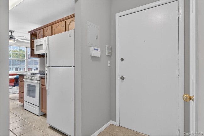 Photo - 31 Doxbury Ln