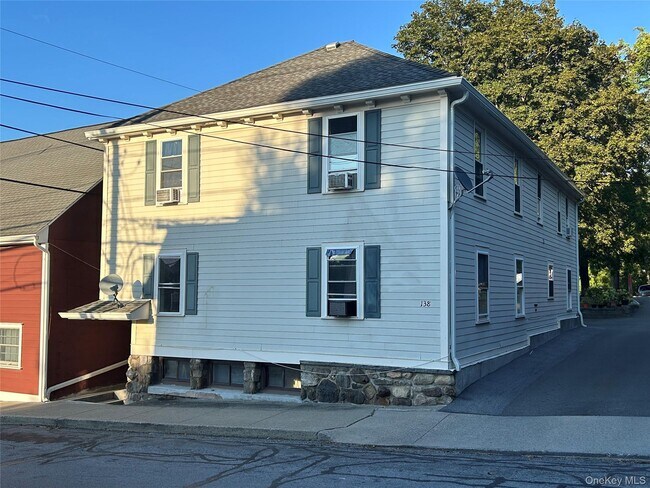 Building Photo - 134-138-138 Church St Unit 2 Rental