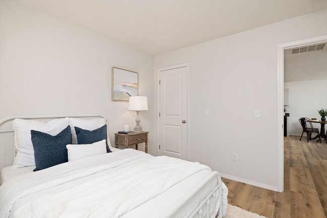 Photo - Newly built 3 bedroom duplex-Westbury Gardens!