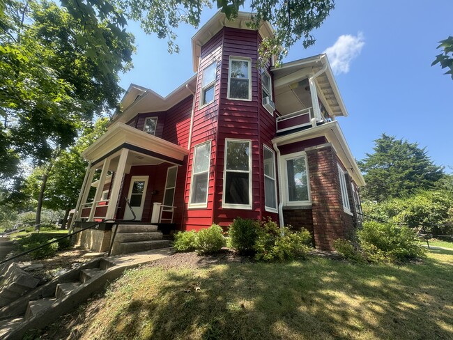 Building Photo - 401 N Indiana Ave Rental