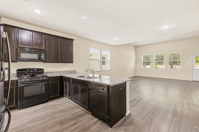 Photo - 6131 Carpenters Cove Ln