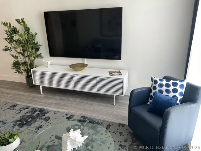 111 SE 1st Ave Unit 310