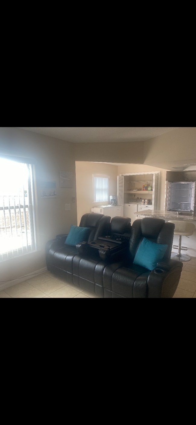 Building Photo - 3501 E Theresa Ln