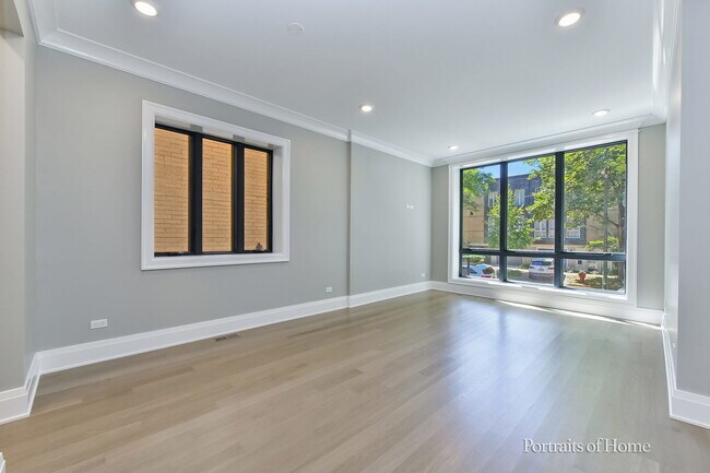 Photo - 2135 N Lakewood Ave Unit 1