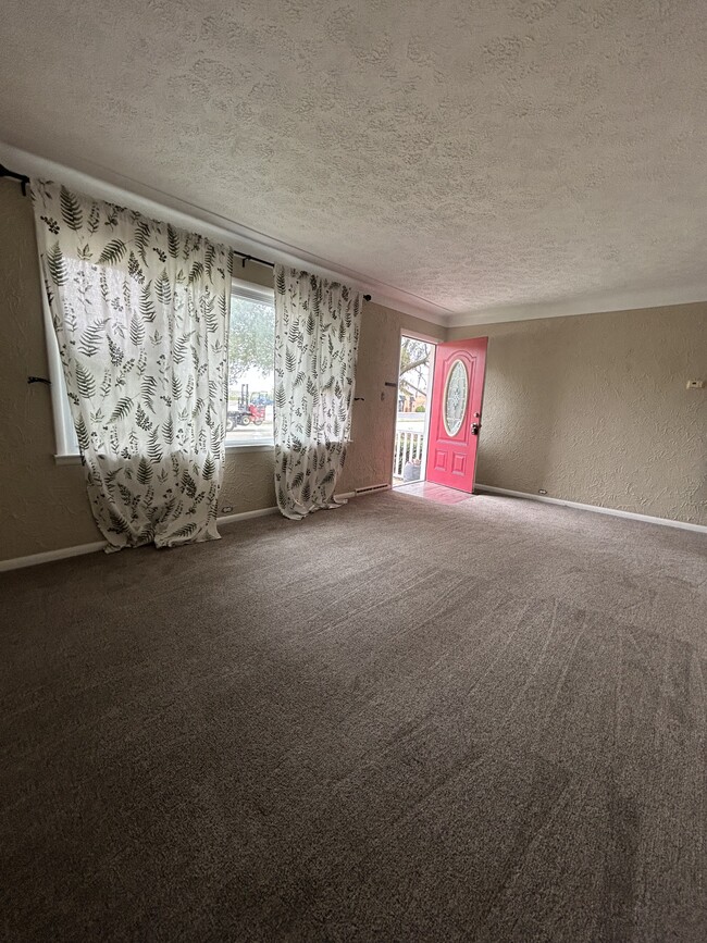 Photo - 6009 Old Collinsville Rd
