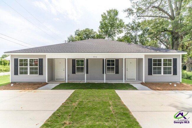 302 S 2nd St