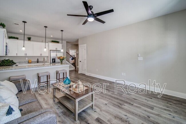 6 N Rim Dr