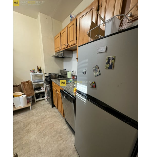 Photo - 585 Beacon St