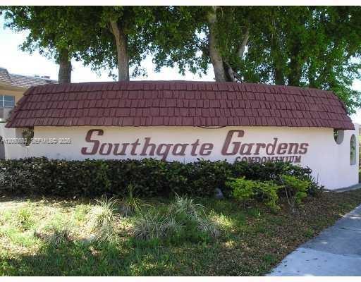 Building Photo - 7400 NW 85th Ct Unit 207