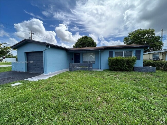 Building Photo - 3620 NW 35th Ave Rental