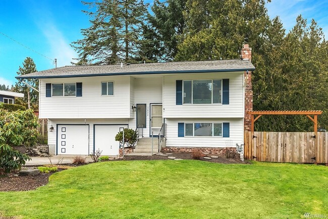 3 bed/3 bath Home in Shoreline - 3 bed/3 bath Home in Shoreline