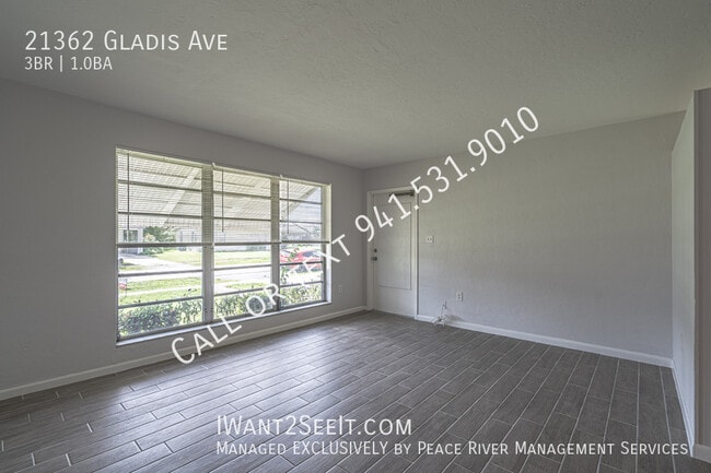 Photo - 21362 Gladis Ave