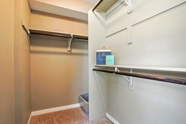 Photo - Oakcrest Condominiums