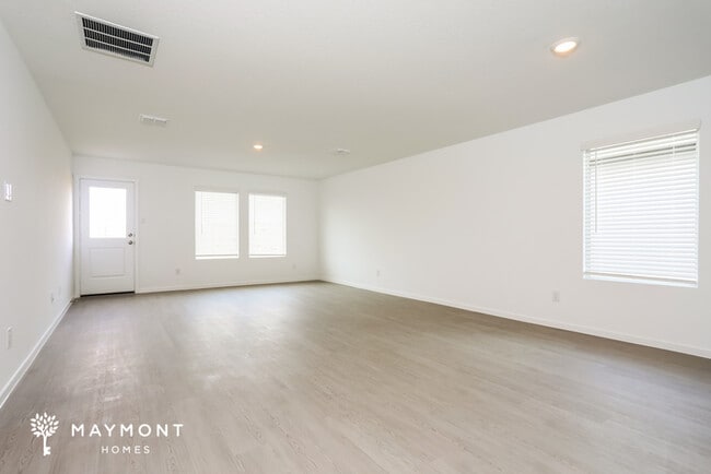 Photo - 3048 Titan Spgs Dr