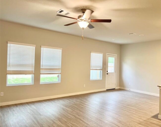 Photo - 812 Westpointe Dr