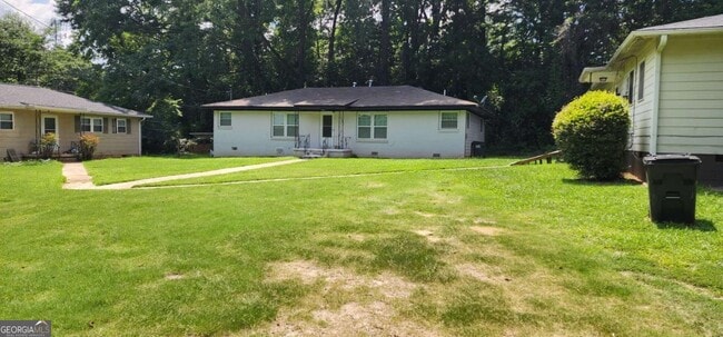 Photo - 2975 Jones St