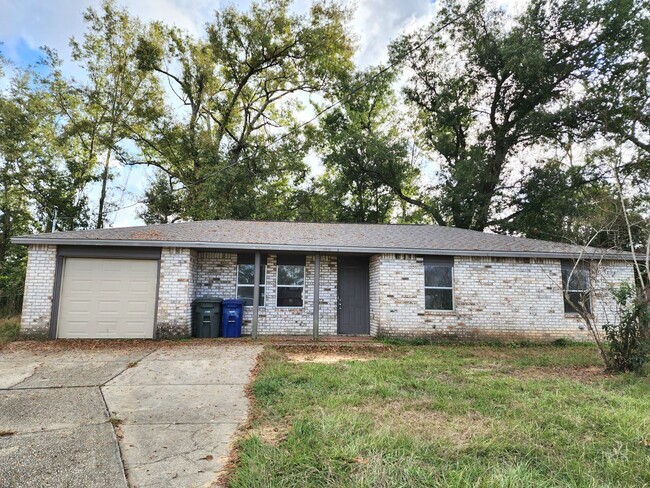 Cul-de-sac home near downtown Foley! - Cul-de-sac home near downtown Foley!