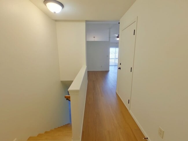 Photo - 1022 W Clyde St