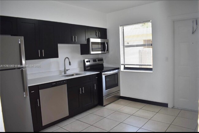 Photo - 721 NW 1st Ct Apartamento Unidad 2