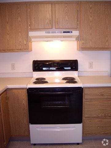 Kitchen - Menasha Estates/ Heritage Estates