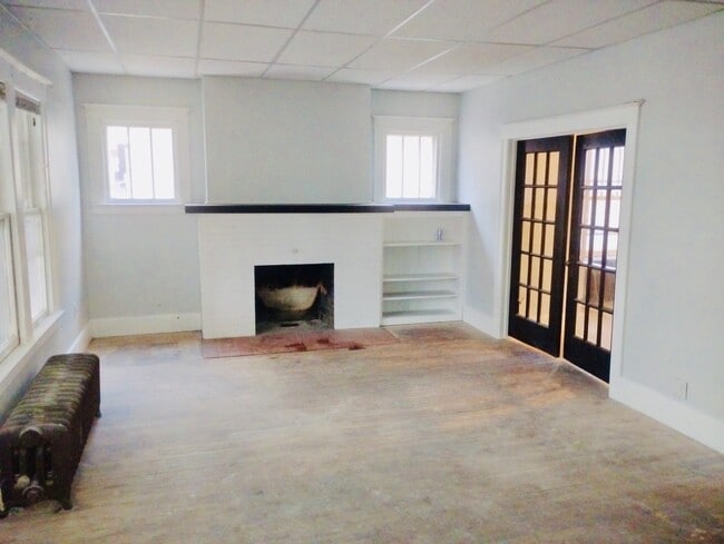 Photo - 816 Algonquin St