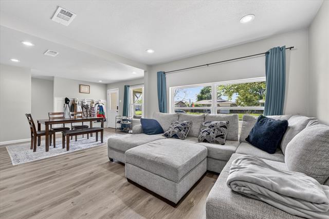 Photo - 324 N Shore Pl