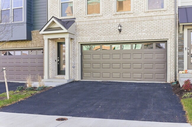 Photo - 1017 Venifena Terrace SE