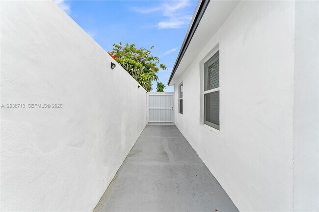 Photo - 2600 NW 108th St Unit 2