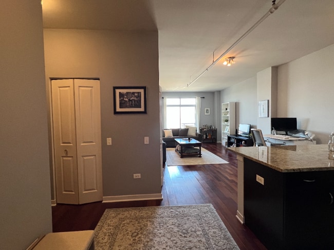 Photo - 511 W Division St