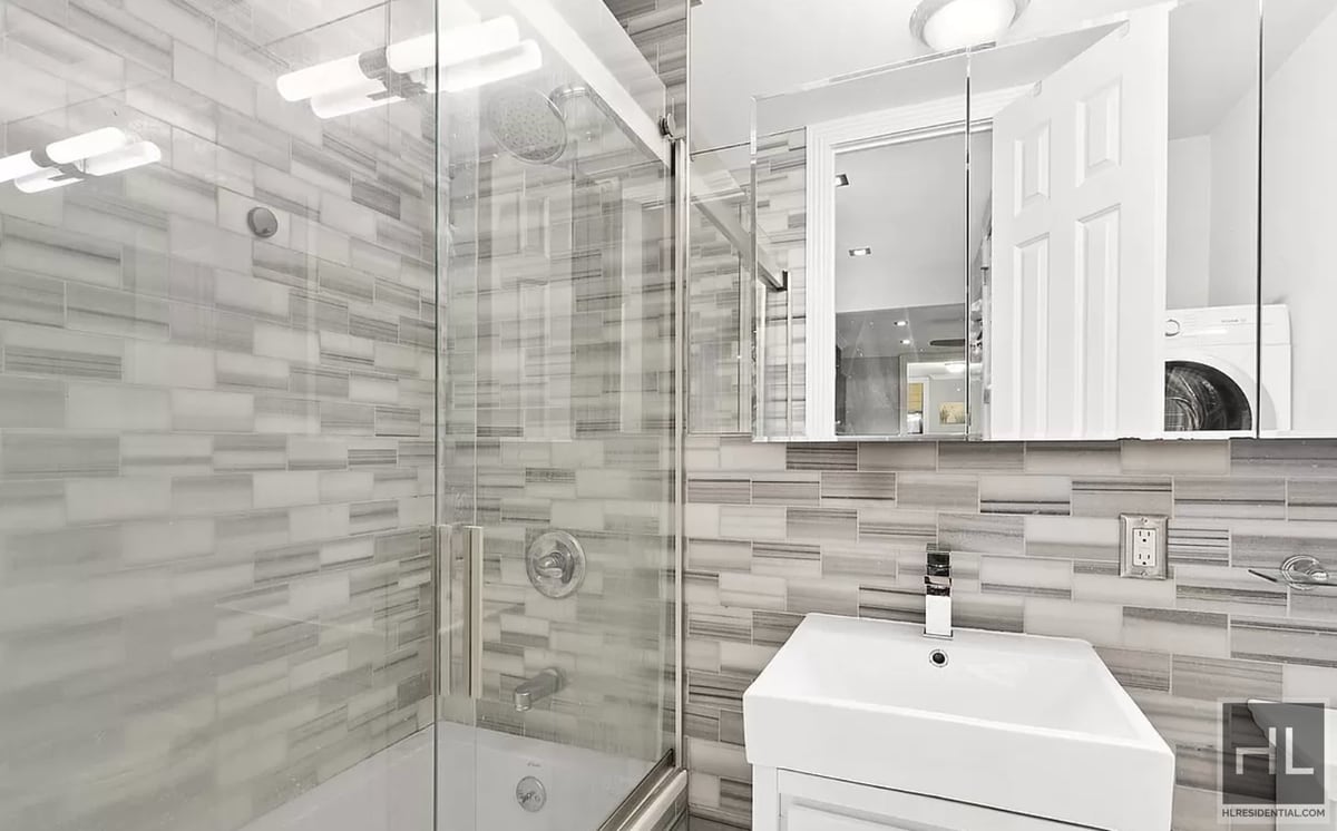 Photo - Perry Street Unidad 016