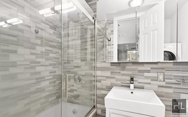 Photo - Perry Street Unidad 12