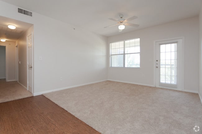 2HAB, 2BA - 950 ft² - SALA DE ESTAR - Riata Apartments