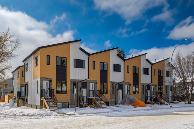 Building Photo - Brand New Townhouses in Capitol Hill Available Immediately Unit 201