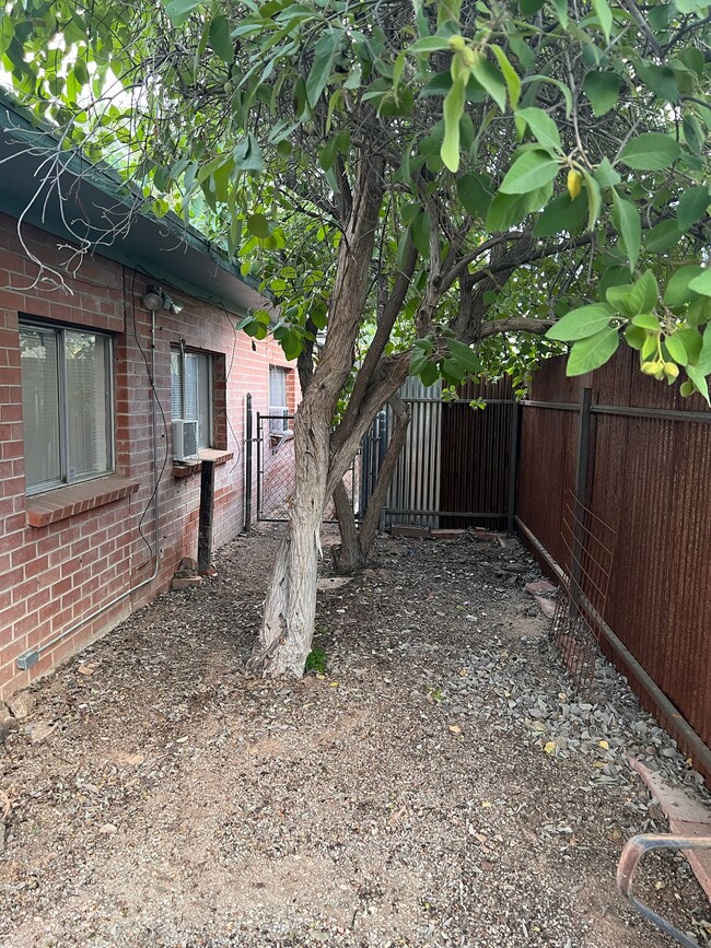 Photo - 2555 E Fort Lowell Rd