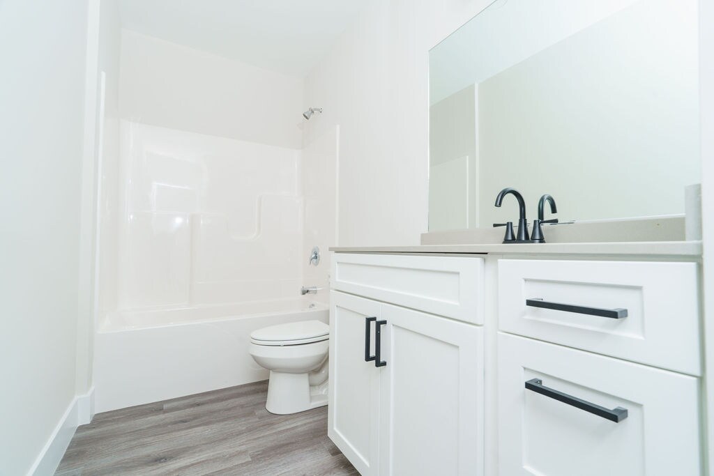 Photo - Riverwalk Apartments Unit 206