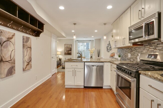 Photo - 43 Hanover Pl NW Unidad #1