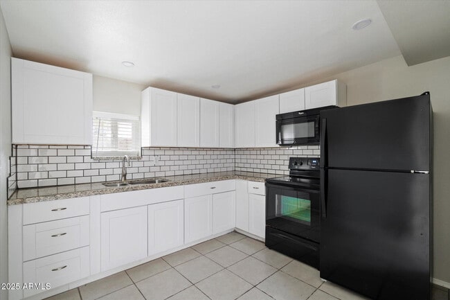 Photo - 703 W 1st Pl