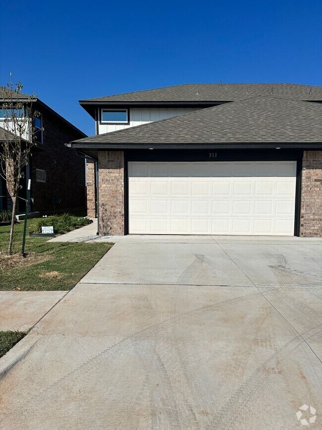 Building Photo - First Month Free! Rental