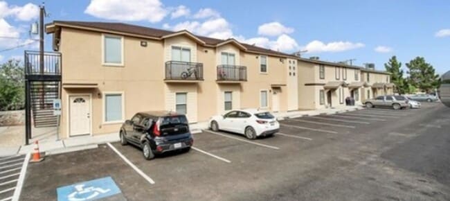 Photo - Center Way Apartments Townhomes Unidad A